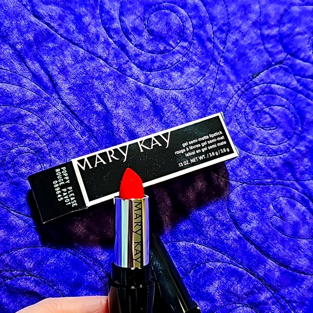 Mary Kay Gel Semi-Matte Lipstick